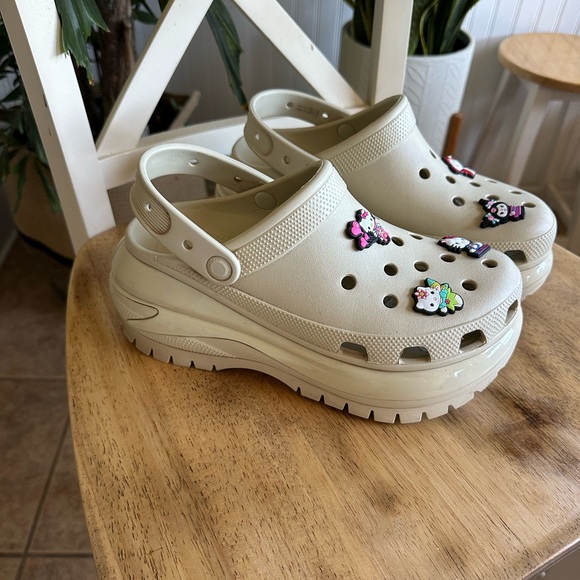 Crocs - Picture 3 of 4